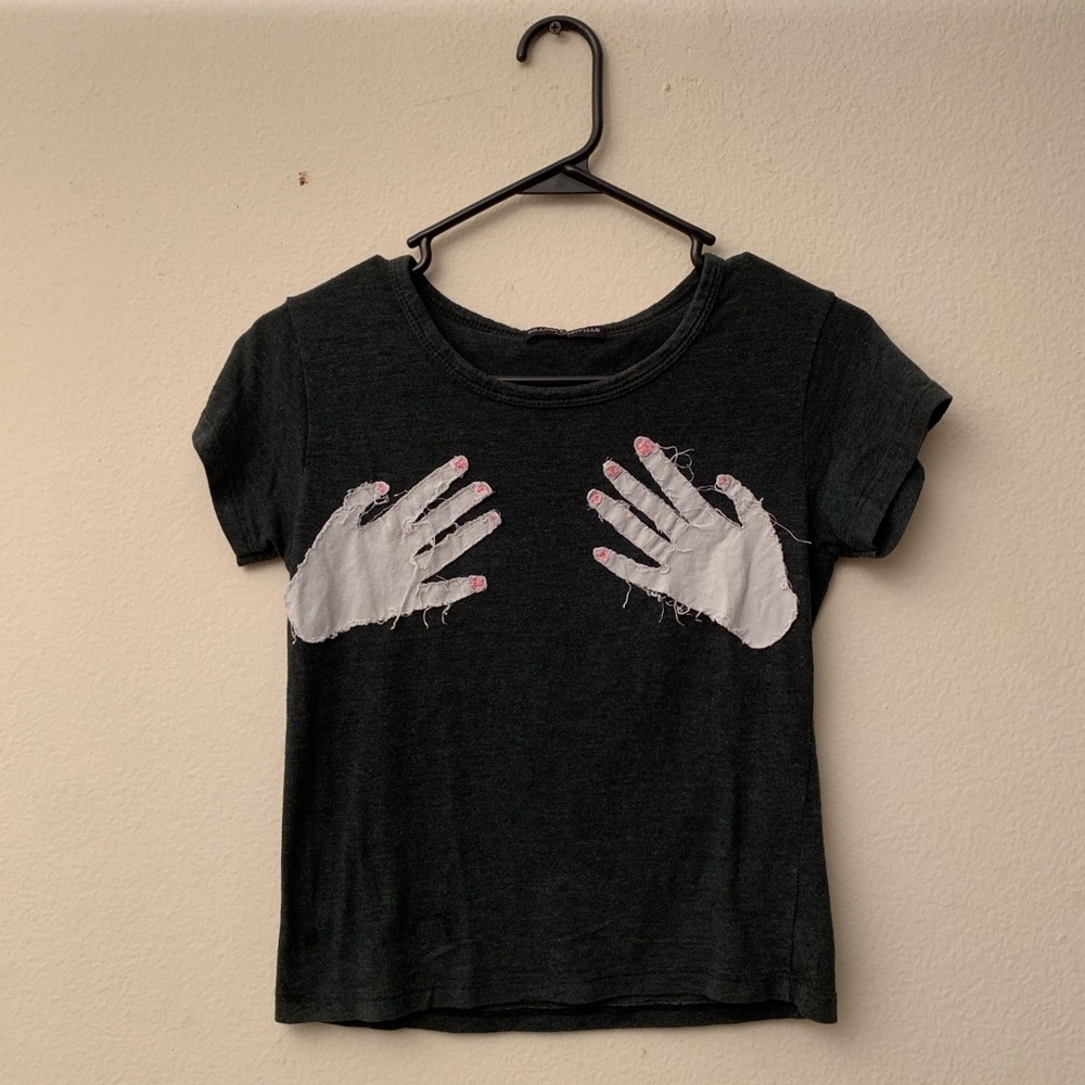 brandy melvillle hands patch tee
